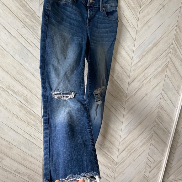 Guess Medium Rise Skinny Distressed Jeans - Picture 9 of 10